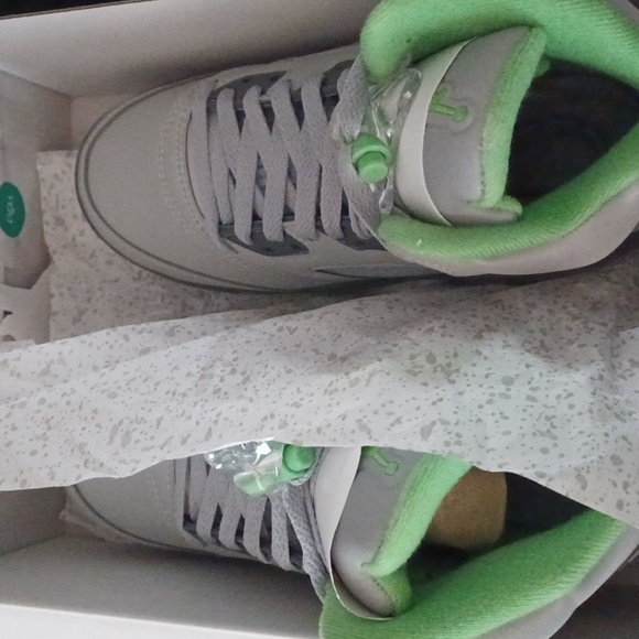 Jordans " green bean" addition sz 5Y - Picture 7 of 12